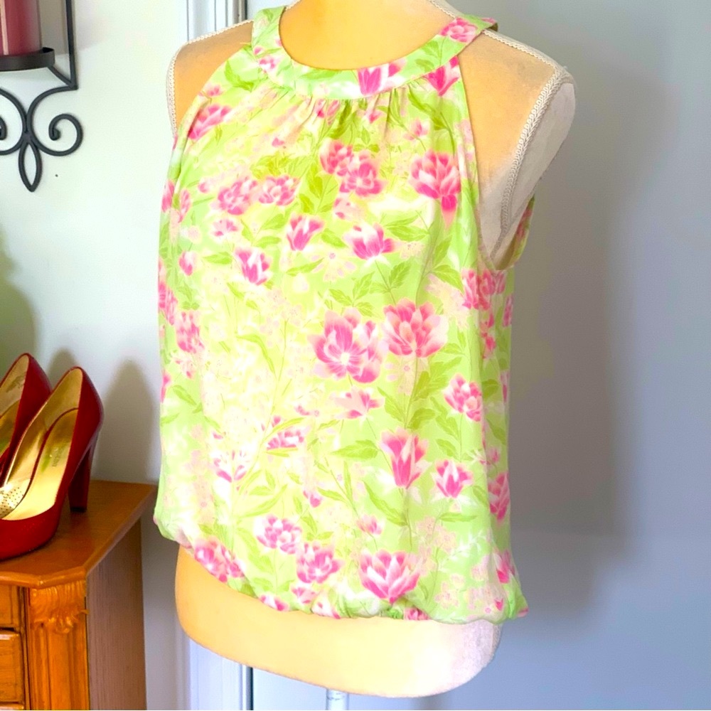 Rose + Olive Elegant Soft Pink & Green floral blouse 2 covered buttons Size S